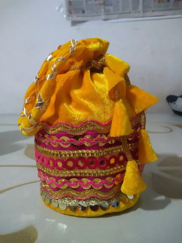 YELLOW HAND BAG.webp