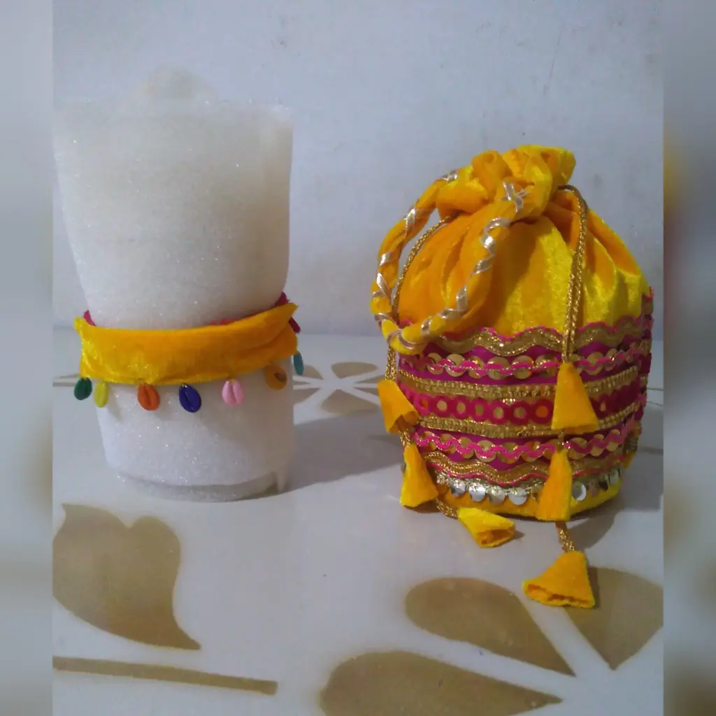 Royal valvet HAndMade Yellow HandBag set